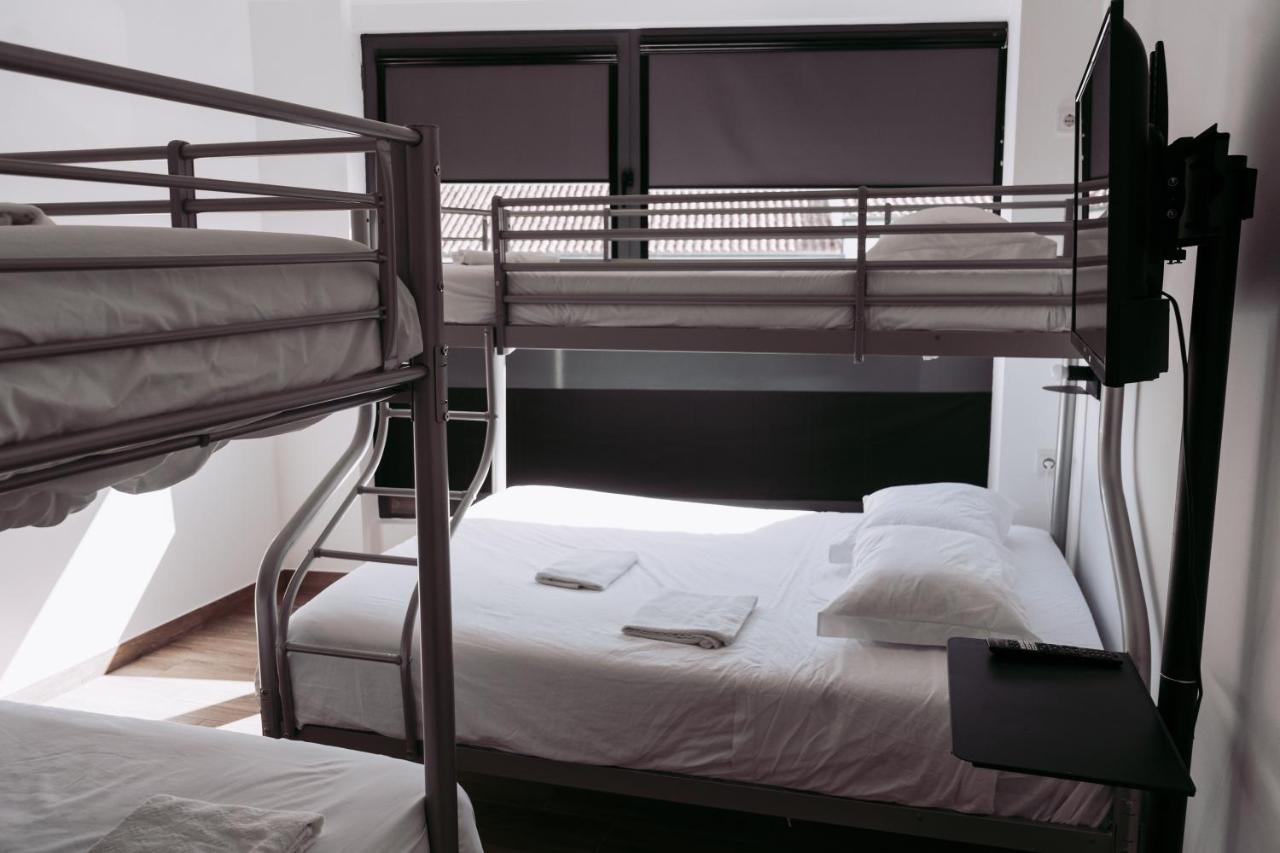 Хостел Middle Point Sardoal Екстер'єр фото