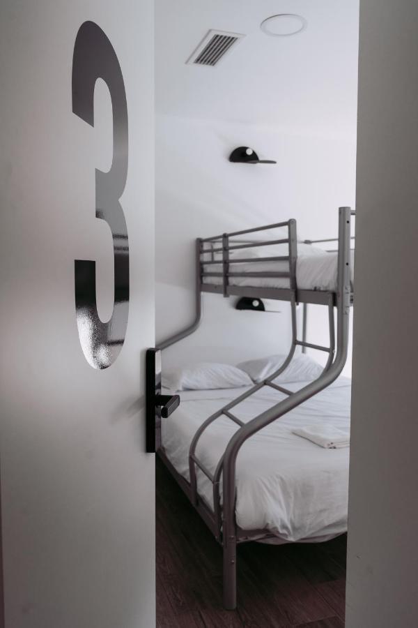Хостел Middle Point Sardoal Екстер'єр фото