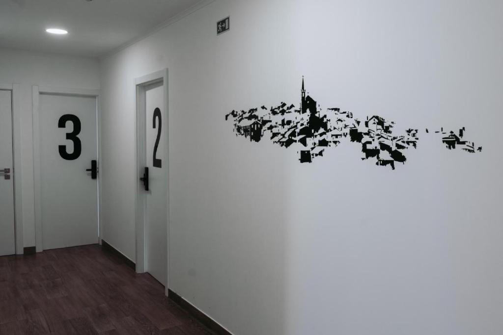 Хостел Middle Point Sardoal Екстер'єр фото